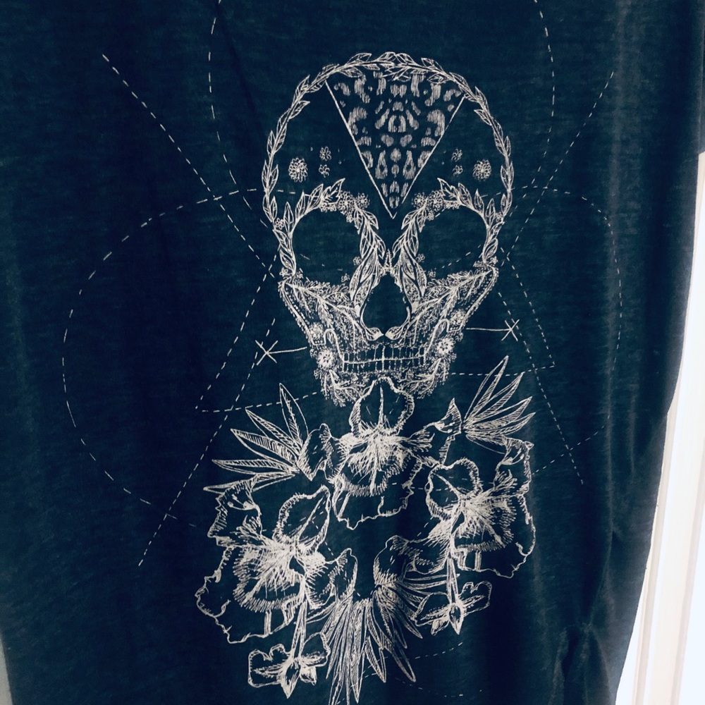 [GUESS] Graphic Tee - Picture 2 of 4